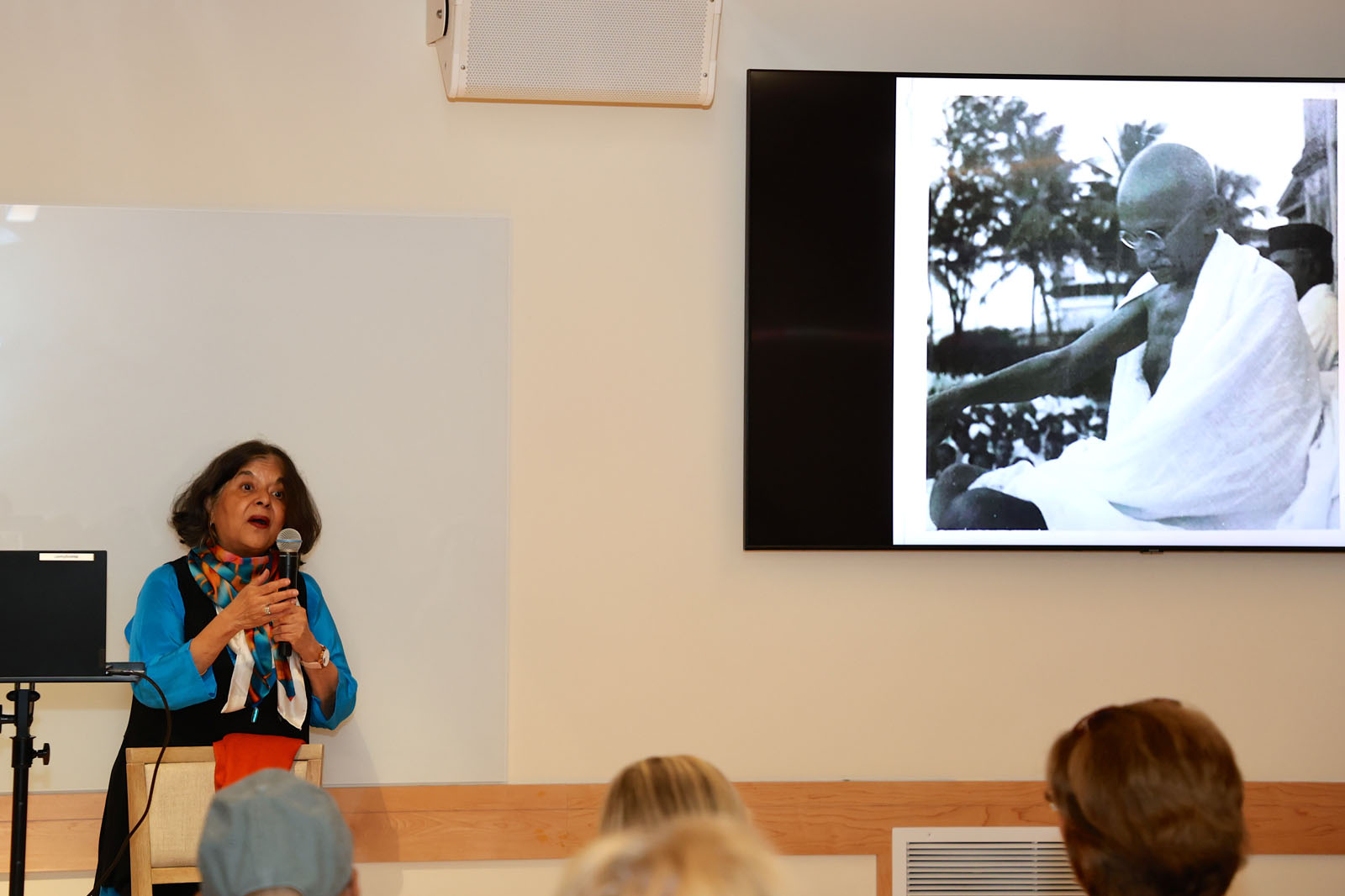 AuthorsLive: The English Problem with author Beena Kamlani